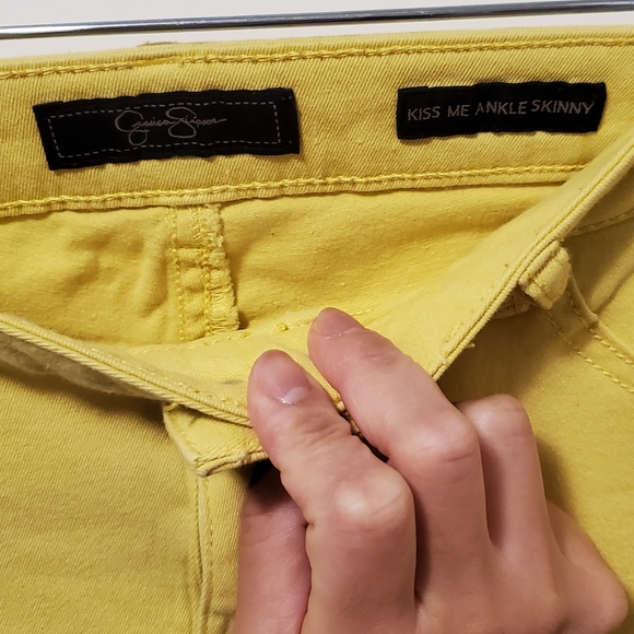 12/$30 π yellow capris from simpson - Picture 4 of 8
